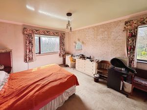 Bedroom- click for photo gallery